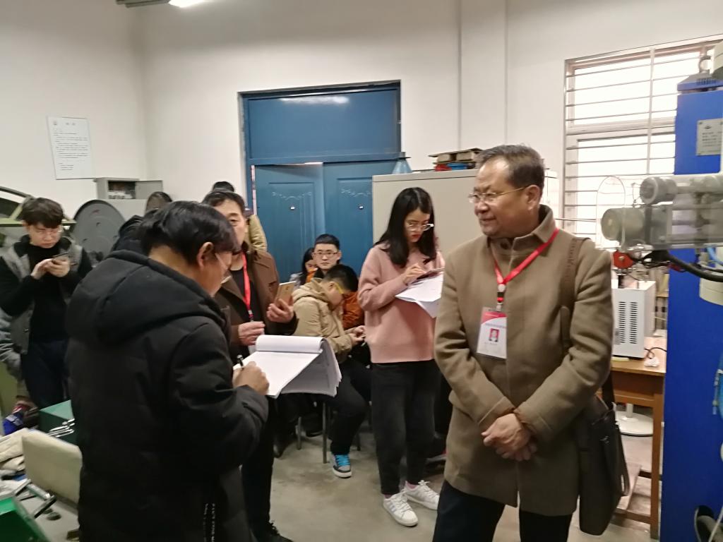 校安全督导组组长庞先勇对学校安全工作精神进行传达,强调学校对安全